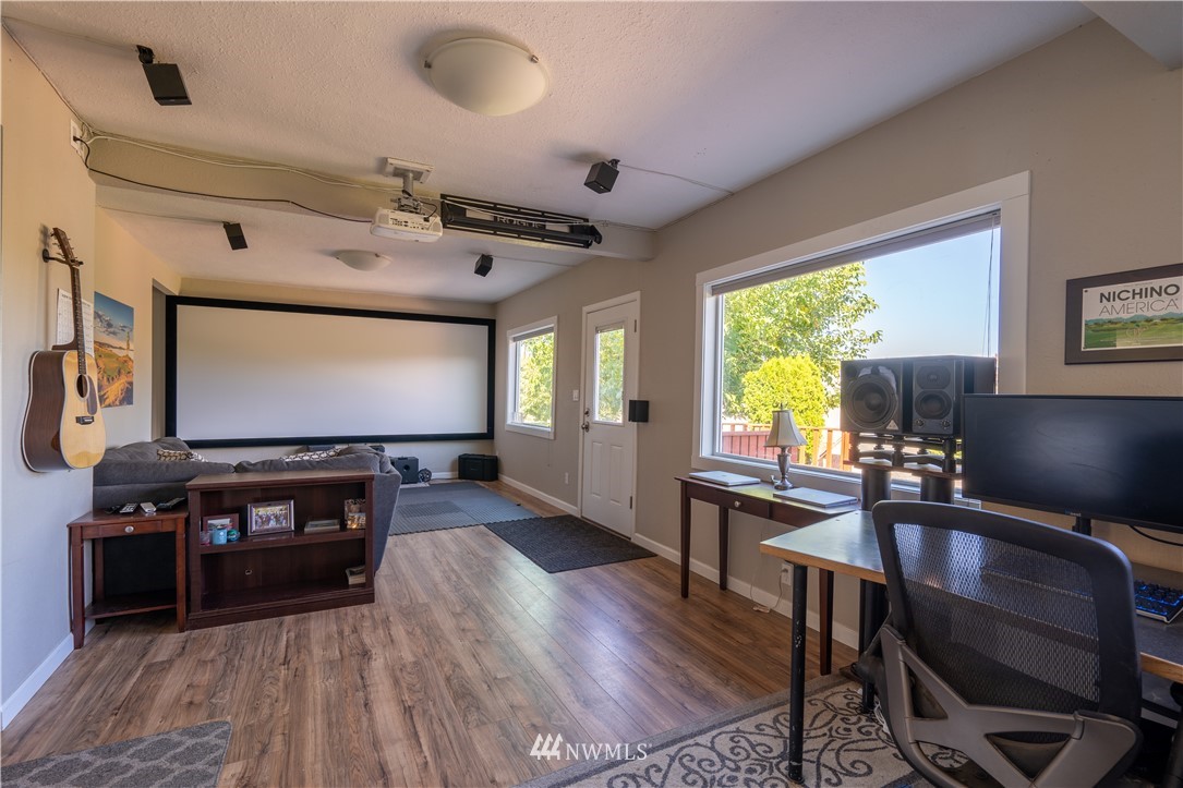 2370 West Malaga Road Malaga, WA 98828 - Photo 4 of 24 Gallery Image 4