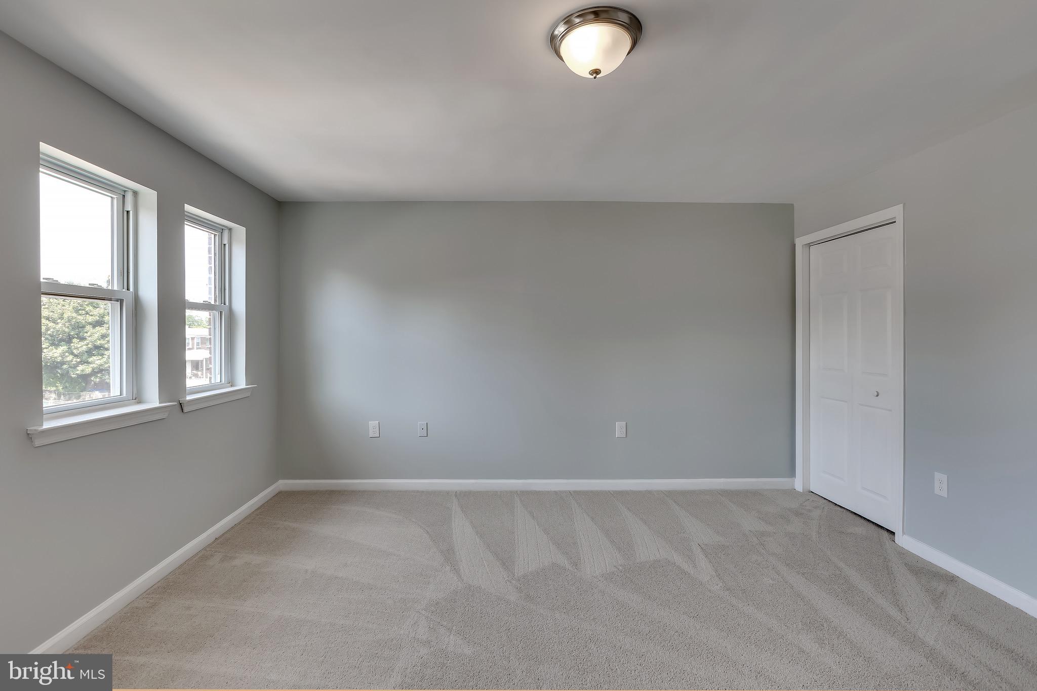 228 West Edgevale Road Baltimore, MD 21225 - Photo 17 of 39 Large bedroom with plenty of natural lights