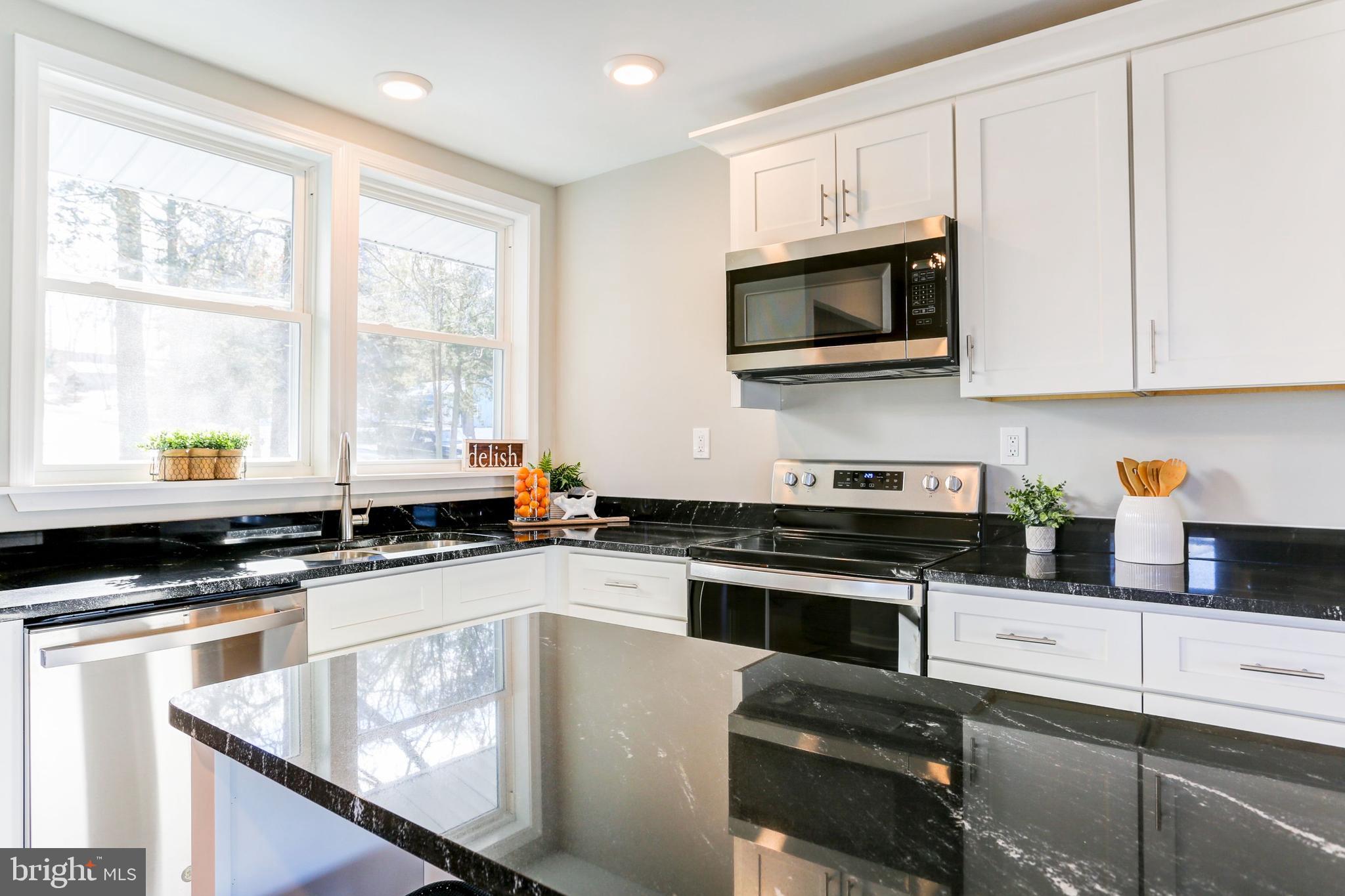 2163 Cedar Road Elizabethtown, PA 17022 - Photo 4 of 41 Gallery Image 4