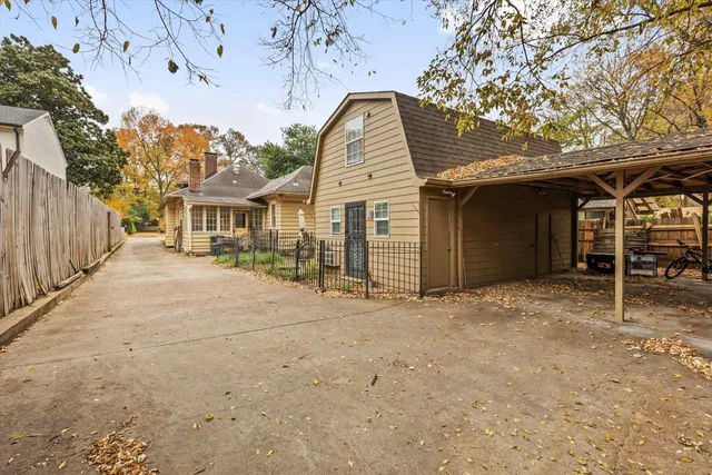 a view of a house with a garage