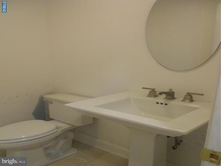 11 Devonwood Road Wayne, PA 19087 - Photo 12 of 21 Half Bath