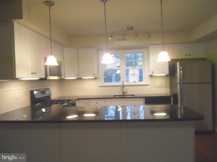11 Devonwood Road Wayne, PA 19087 - Photo 8 of 21 Kitchen