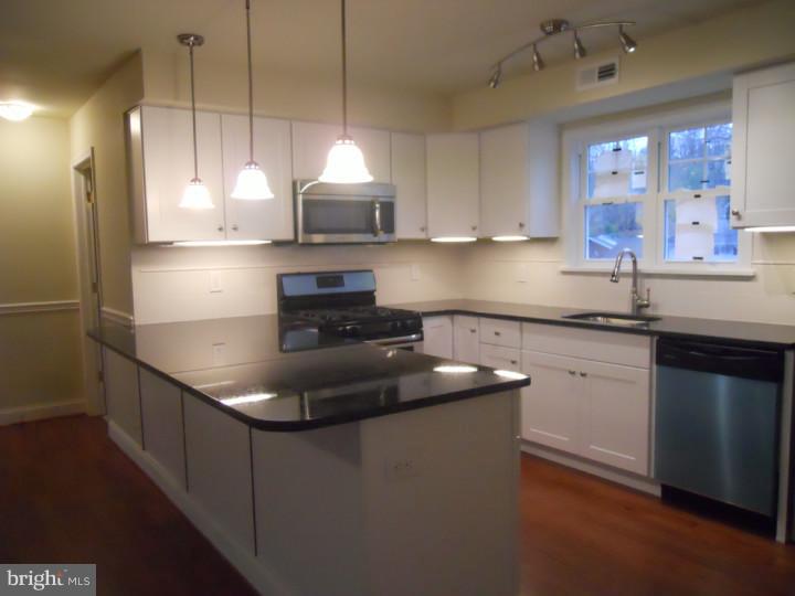 11 Devonwood Road Wayne, PA 19087 - Photo 9 of 21 Kitchen