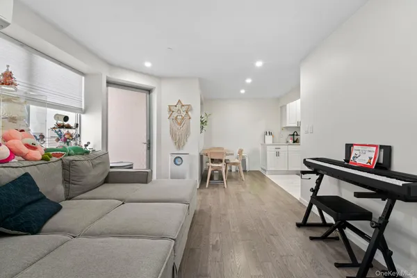 $788,000 | 37-20 Prince Street, Unit 11B | Downtown Flushing