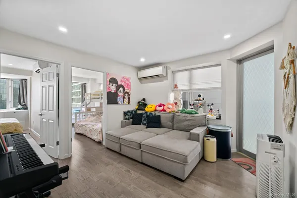 $788,000 | 37-20 Prince Street, Unit 11B | Downtown Flushing