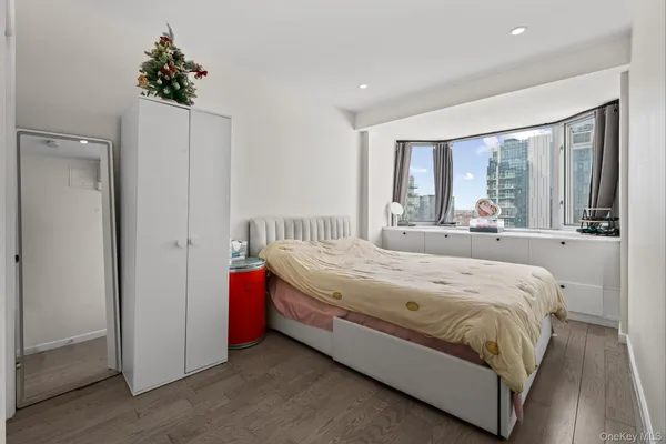 $788,000 | 37-20 Prince Street, Unit 11B | Downtown Flushing