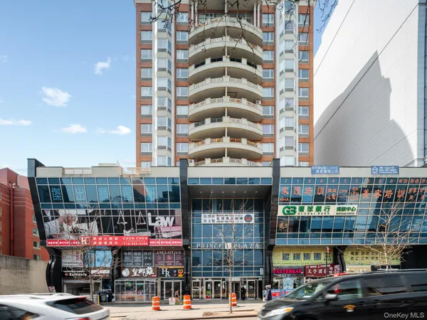 $788,000 | 37-20 Prince Street, Unit 11B | Downtown Flushing