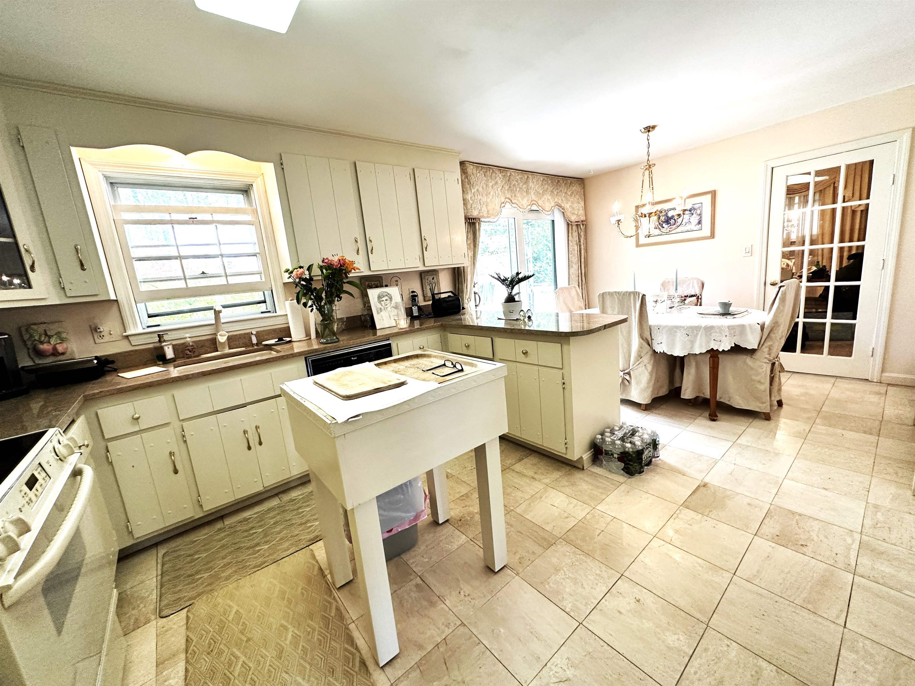 33 Sharon Road Windham, NH 03087 - Photo 9 of 29