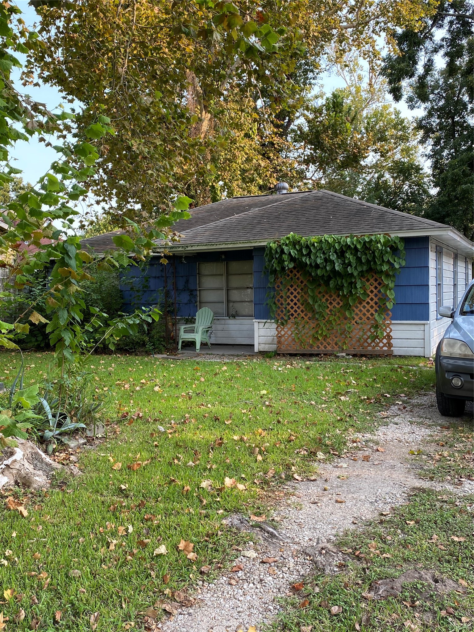 2504 Pennington Street Houston, TX 77093 - Photo 1 of 9 a front view of a house with a garden