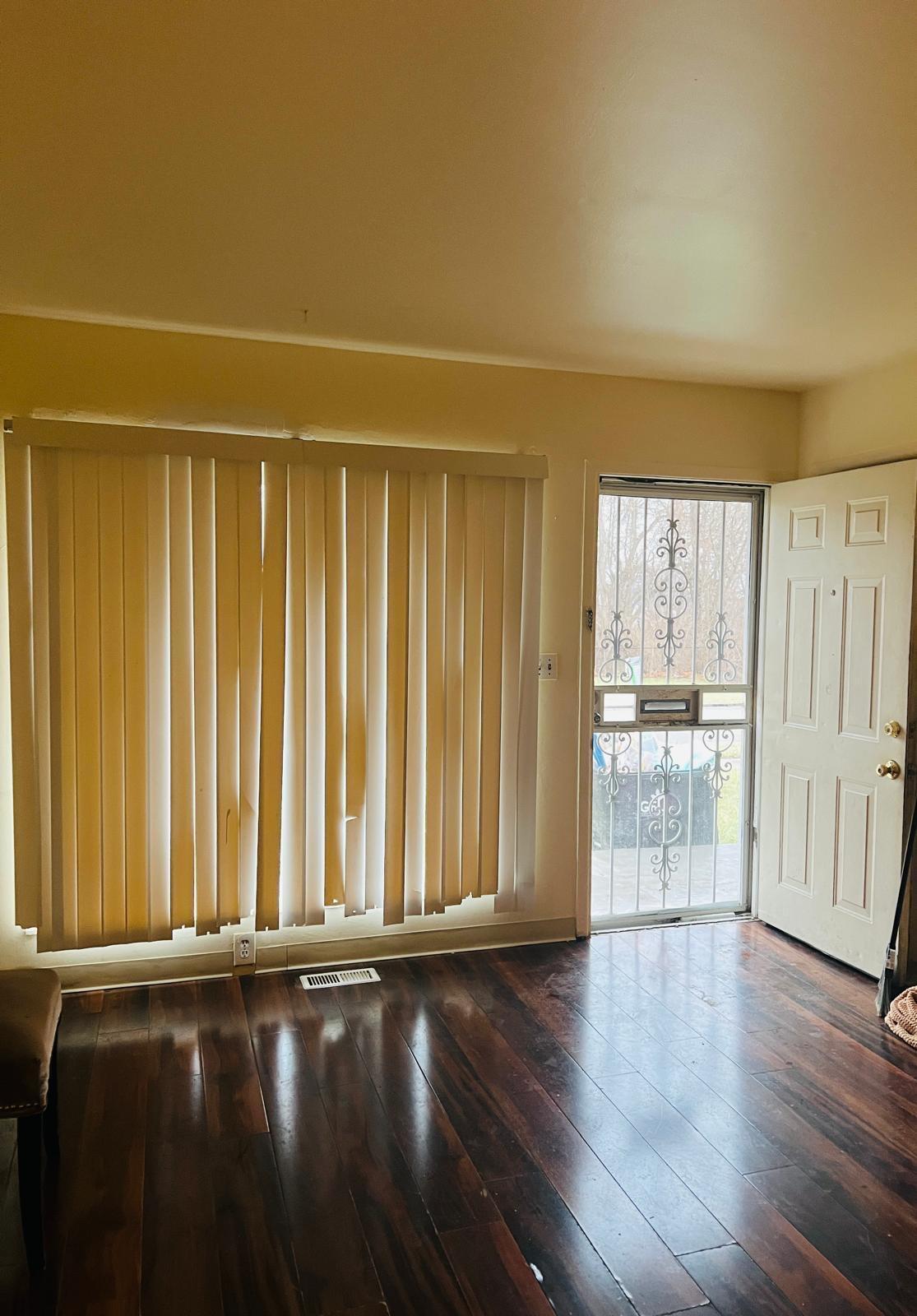 3514 Spruce Street Inkster, MI 48141 - Photo 2 of 15 Living room