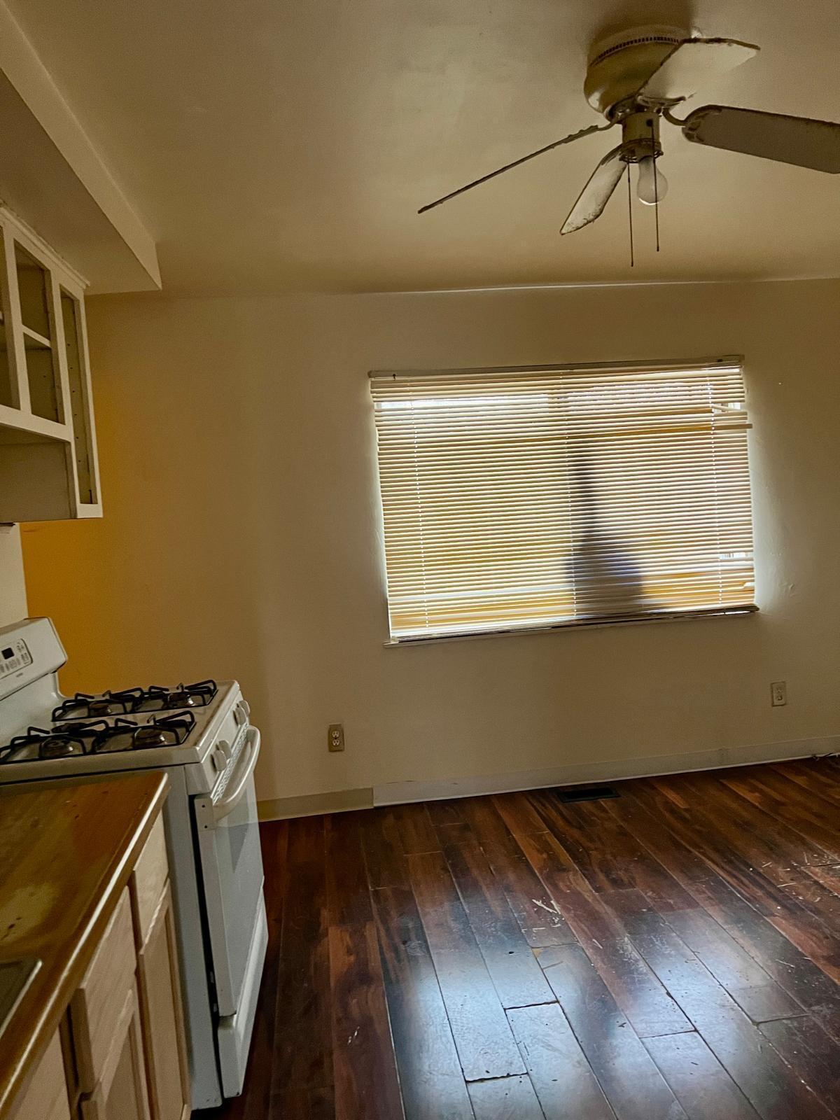 3514 Spruce Street Inkster, MI 48141 - Photo 8 of 15 Kitchen side