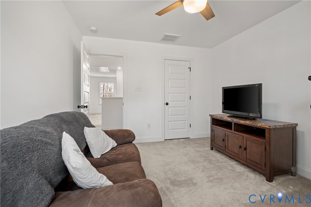 4614 Crossgate Road Chester, VA 23831 - Photo 26 of 50