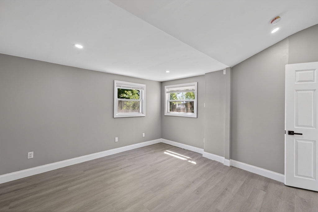 370 Pleasant Street Pawtucket, RI 02860 - Photo 13 of 21