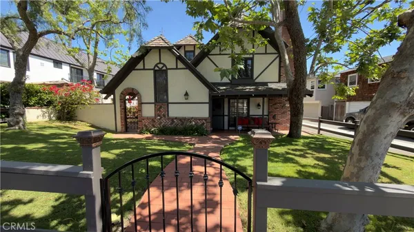 $18,000 | 327 Aster Street, Laguna Beach, CA 92651