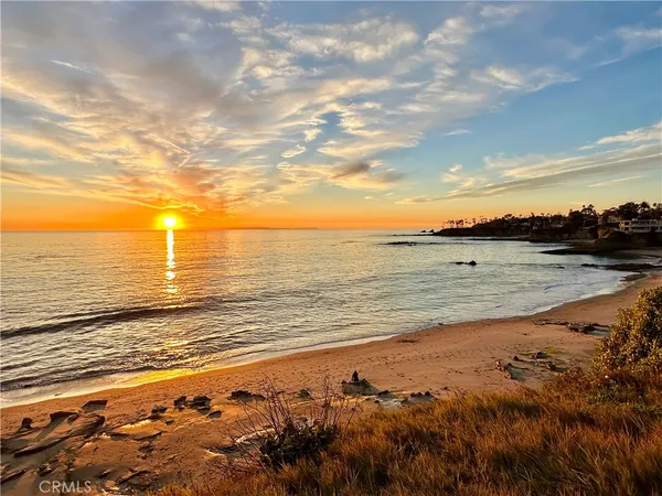 $18,000 | 327 Aster Street, Laguna Beach, CA 92651