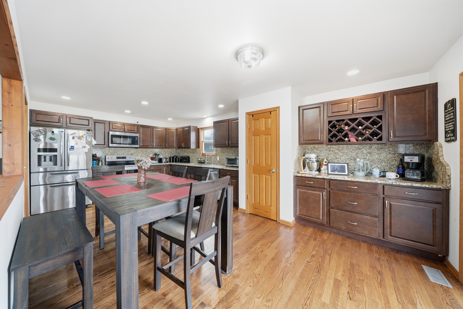 2356 North 4060th Road Sheridan, IL 60551 - Photo 6 of 34