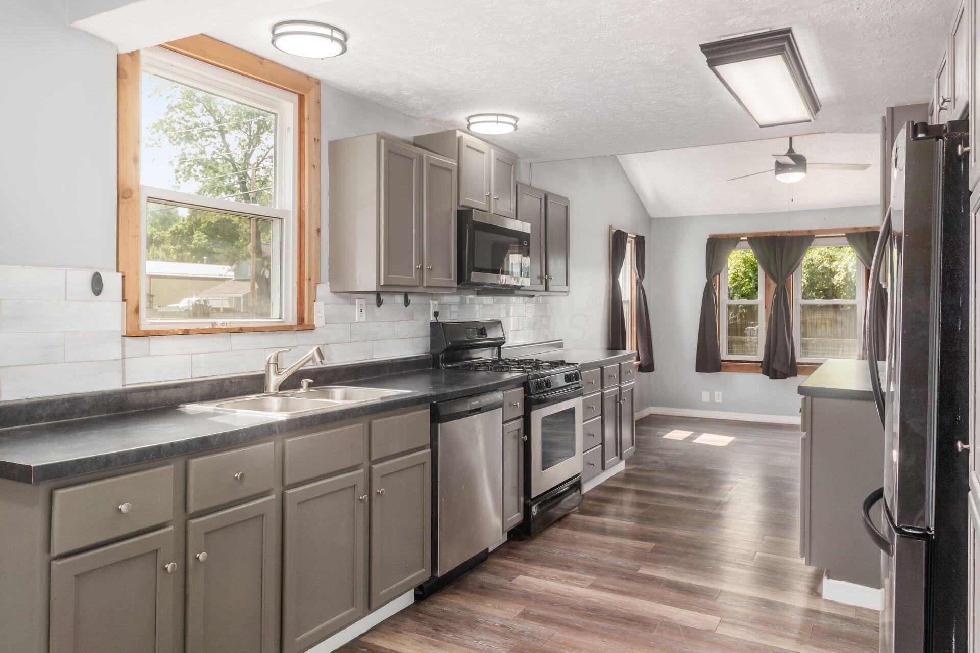 14066 Cleveland Road Southwest Pataskala, OH 43062 - Photo 14 of 37 Kitchen