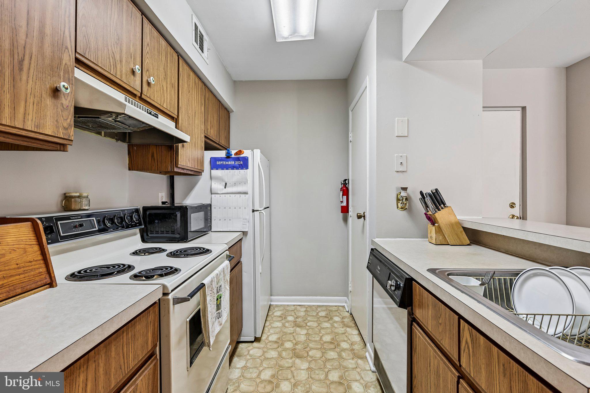 5765 Rexford Court, Unit E Springfield, VA 22152 - Photo 10 of 26 Gallery Image 10