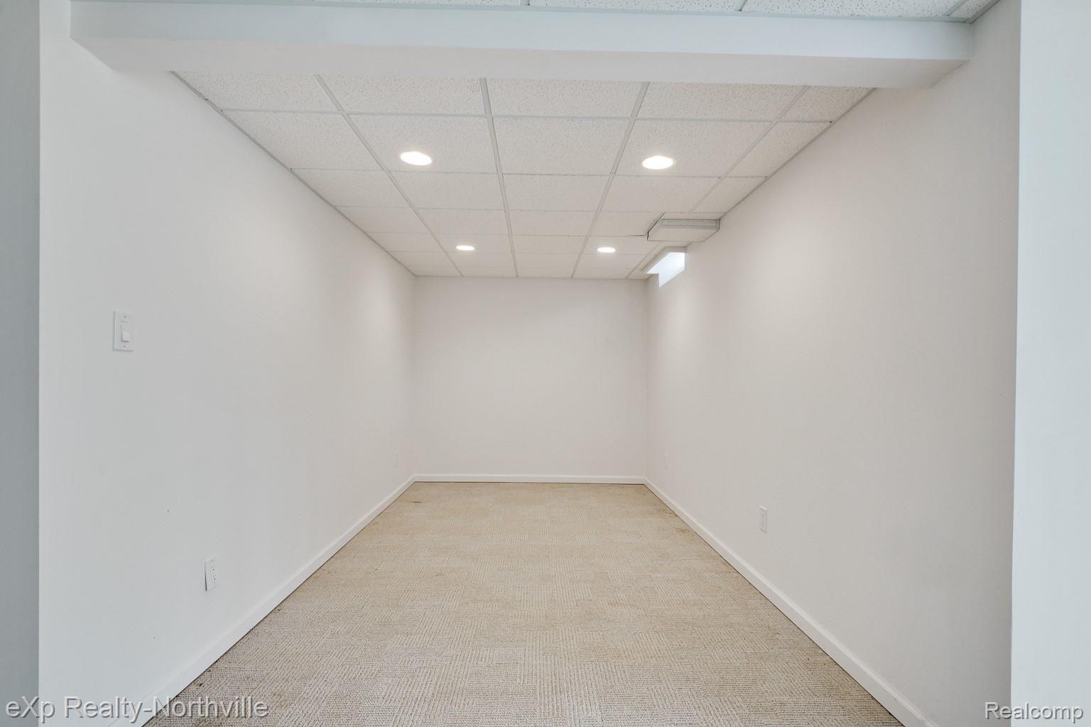 1200 Burnham Road Bloomfield Hills, MI 48304 - Photo 43 of 58 dsc00848-dsc00850.jpg