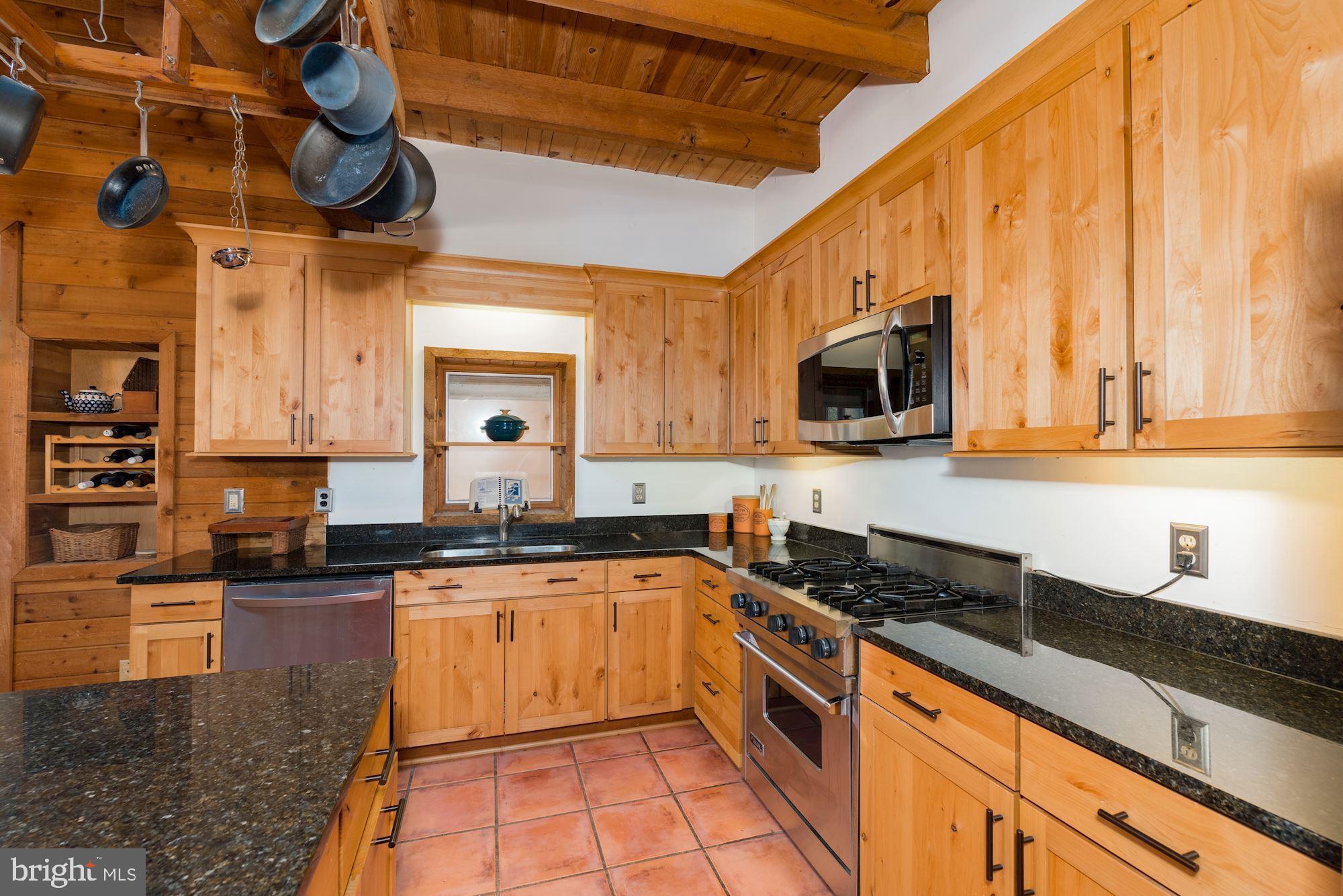 902 Harris Hollow Road Washington, VA 22747 - Photo 5 of 29 Stainless Steel Appliances