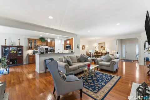 $665,000 | 567 Inverness Court, Unit 567, Oxford, CT 06478