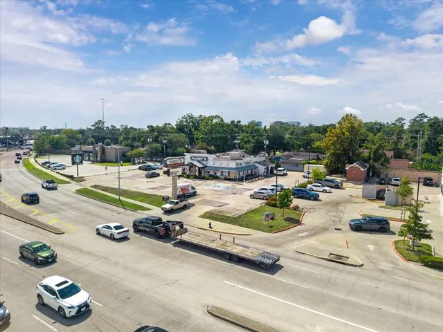 $1,700,000 | 955 West 42nd Street, Houston, TX 77018