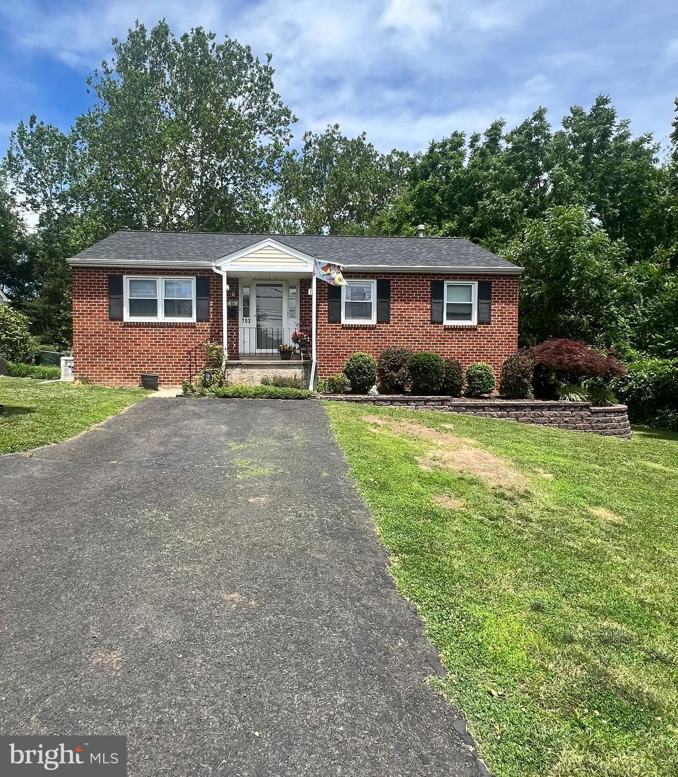 703 West County Line Road Warminster, PA 18974 - Photo 1 of 30 Gallery Image 1