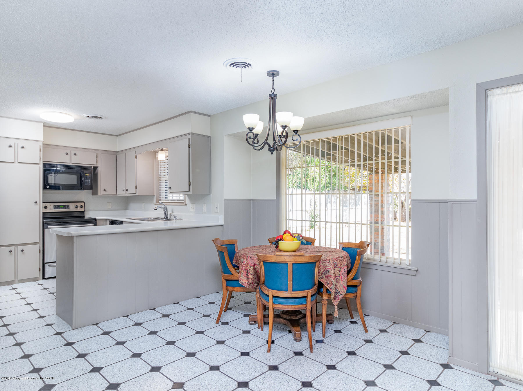 4207 Kingston Road Amarillo, TX 79109 - Photo 8 of 22 Dining Area