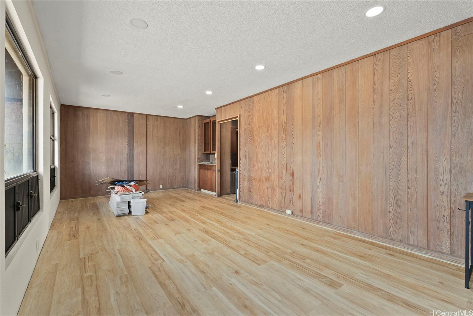 87-1087 Apuupuu Road Waianae, HI 96792 - Photo 8 of 25 a view of a room with toys