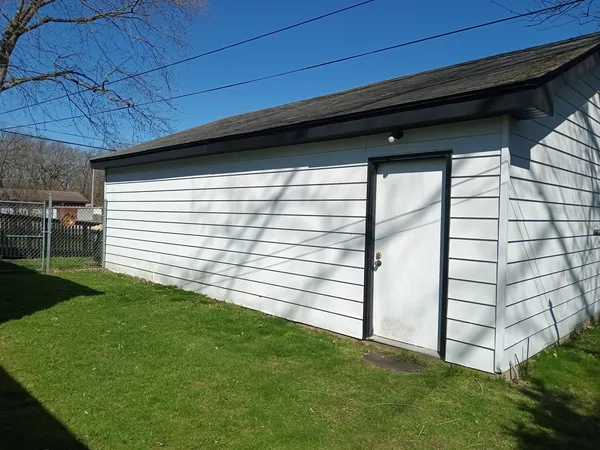 $279,000 | 9867 17th Street, Zion, IL 60099