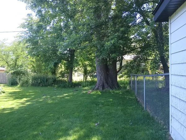 $279,000 | 9867 17th Street, Zion, IL 60099
