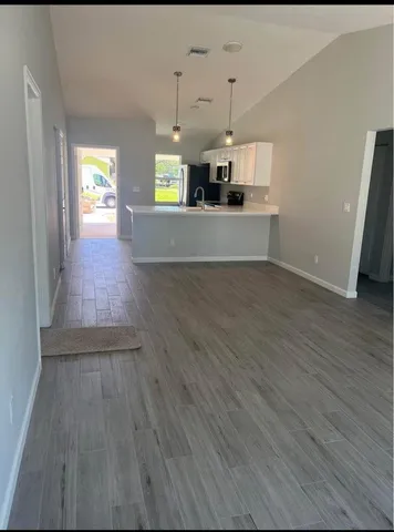 $2,700 | 1240 Northwest Antoch Avenue, Stuart, FL 34994