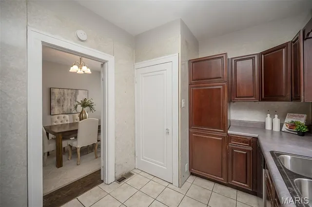 $125,000 | 8706 West Main Street, Belleville, IL 62223