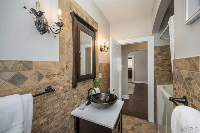 $125,000 | 8706 West Main Street, Belleville, IL 62223