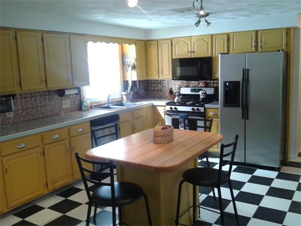 190 Roundtop Road Marlborough, MA 01752 - Photo 3 of 21 Gallery Image 3