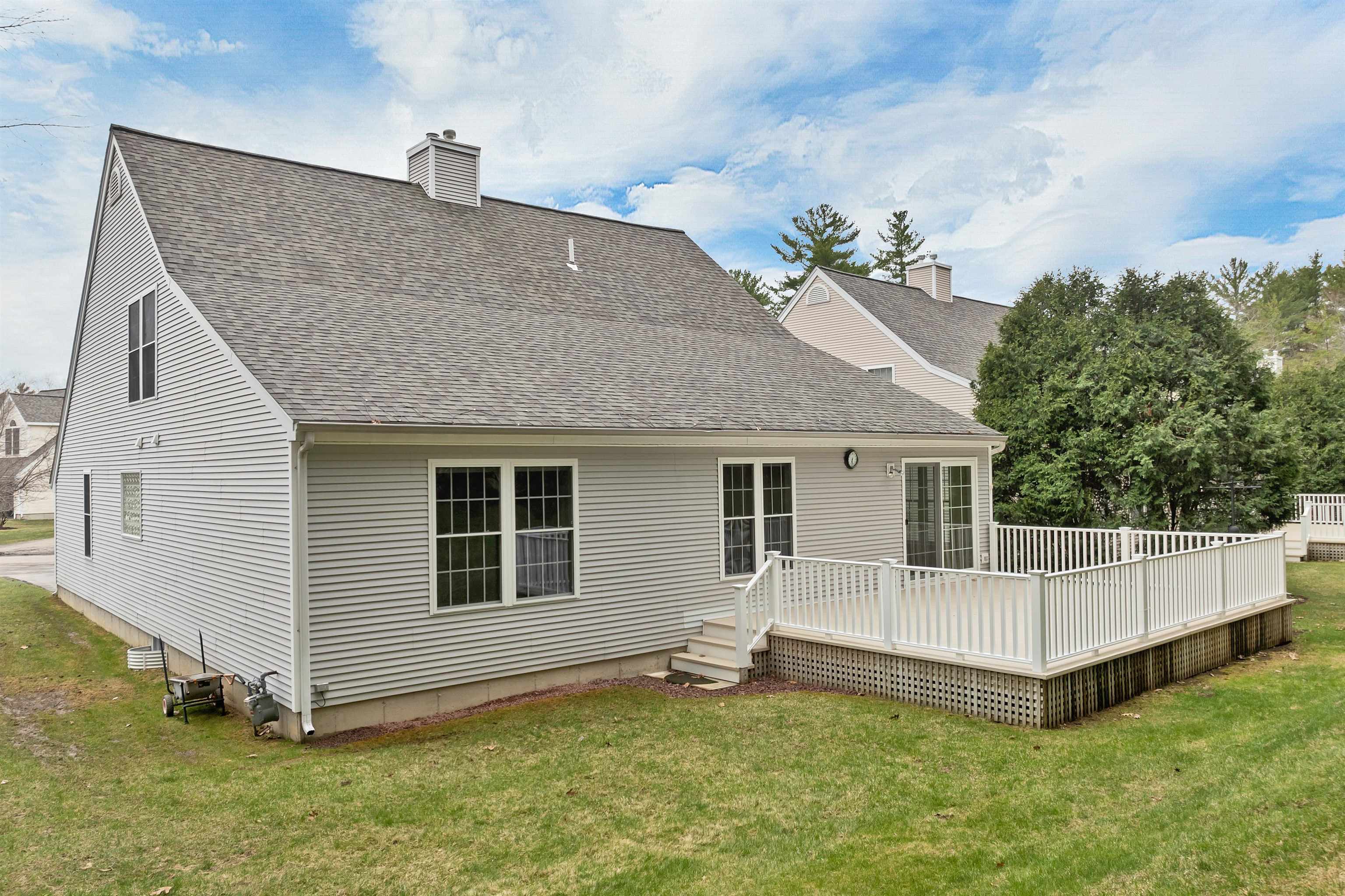 131 Hampton Meadows Hampton, NH 03842 - Photo 3 of 42