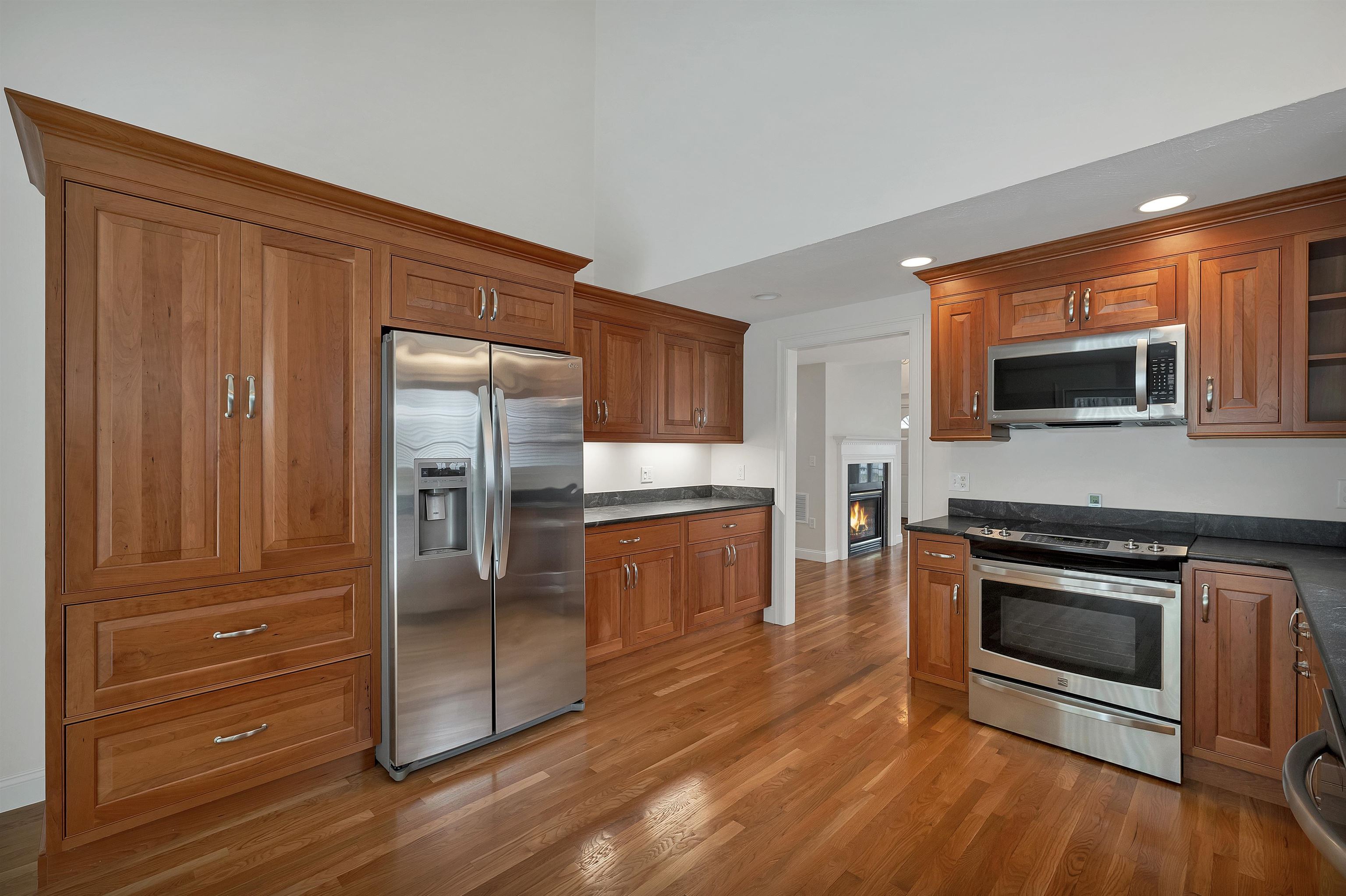 131 Hampton Meadows Hampton, NH 03842 - Photo 5 of 42