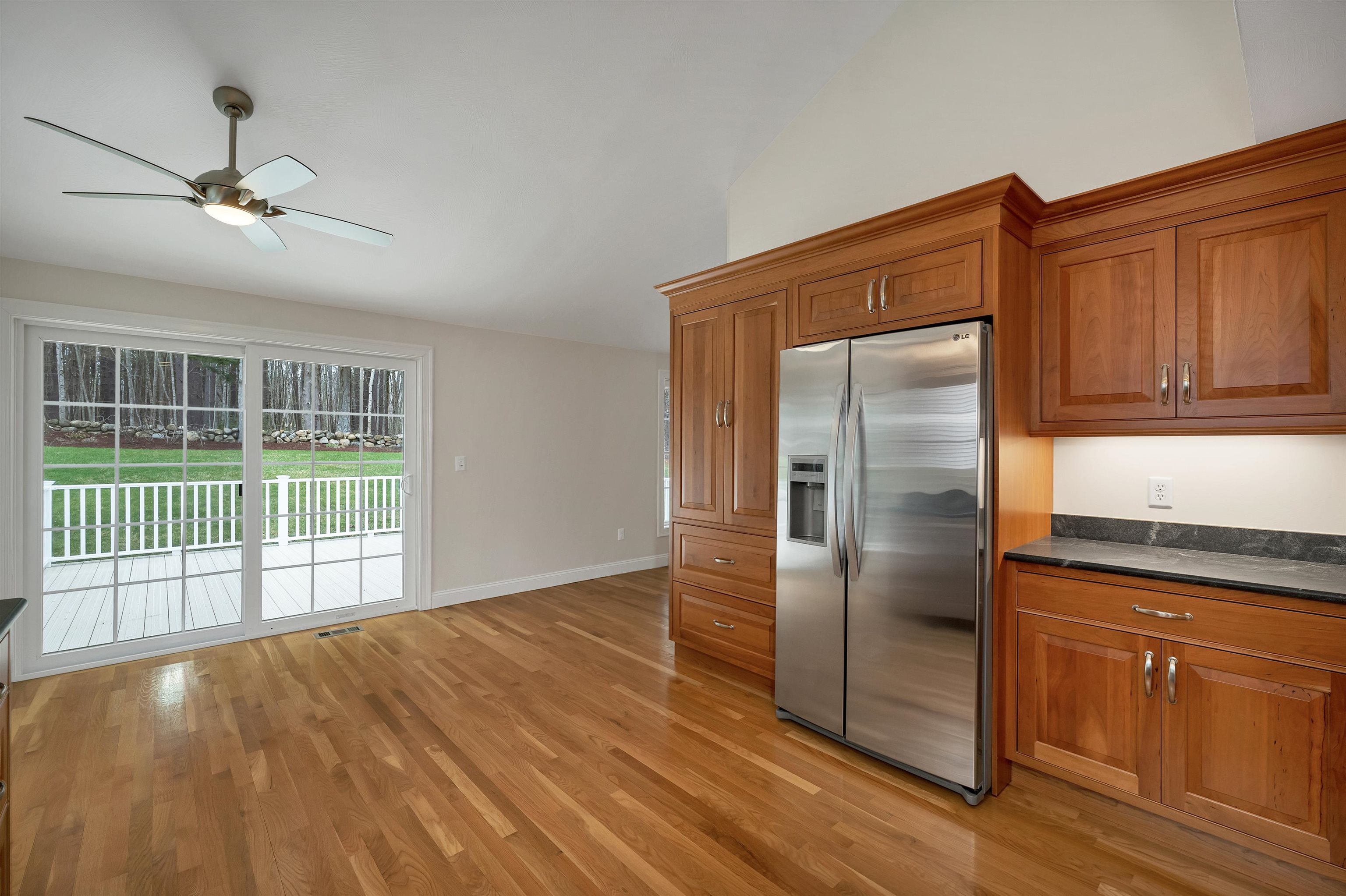 131 Hampton Meadows Hampton, NH 03842 - Photo 6 of 42