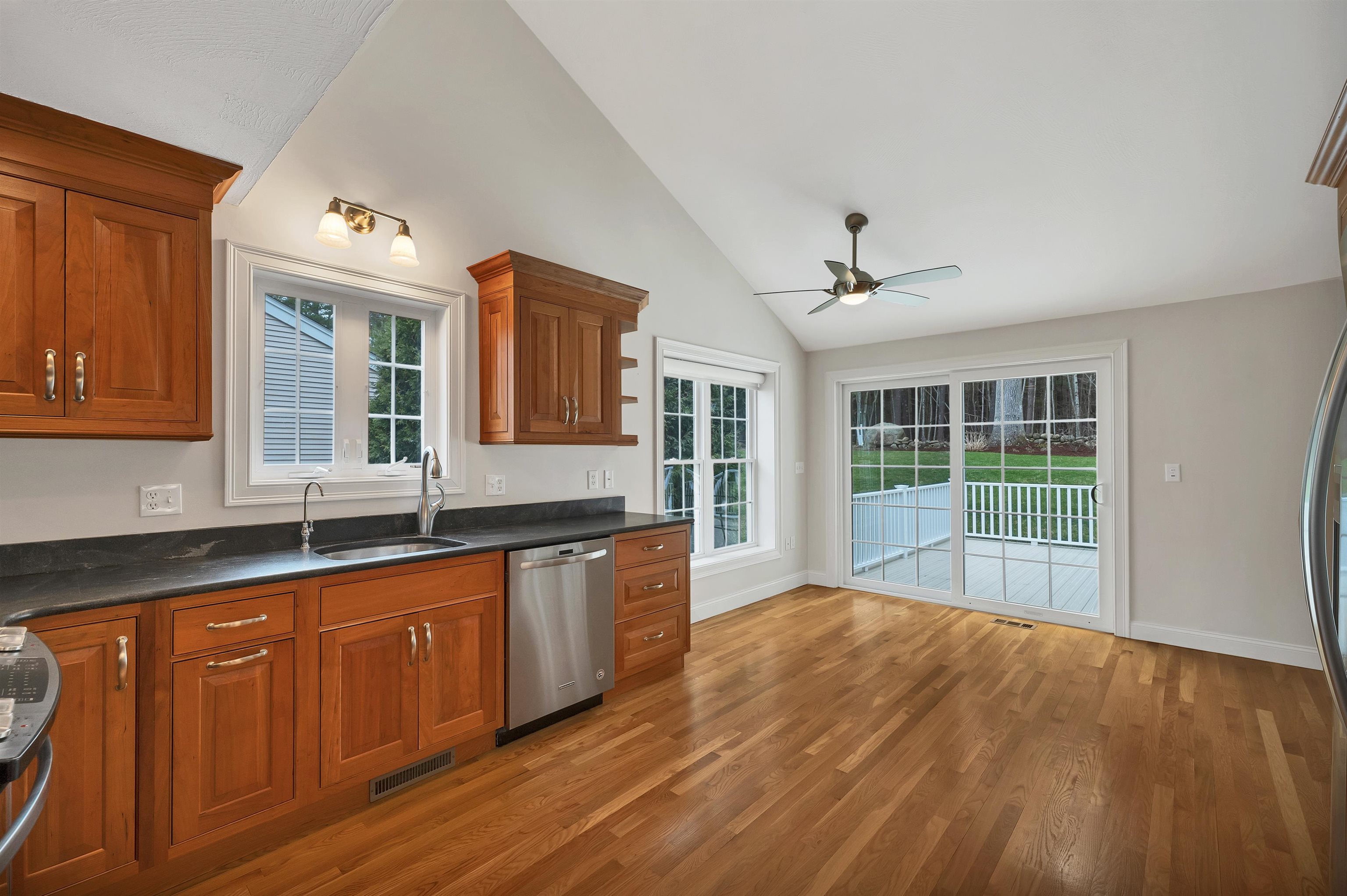 131 Hampton Meadows Hampton, NH 03842 - Photo 7 of 42