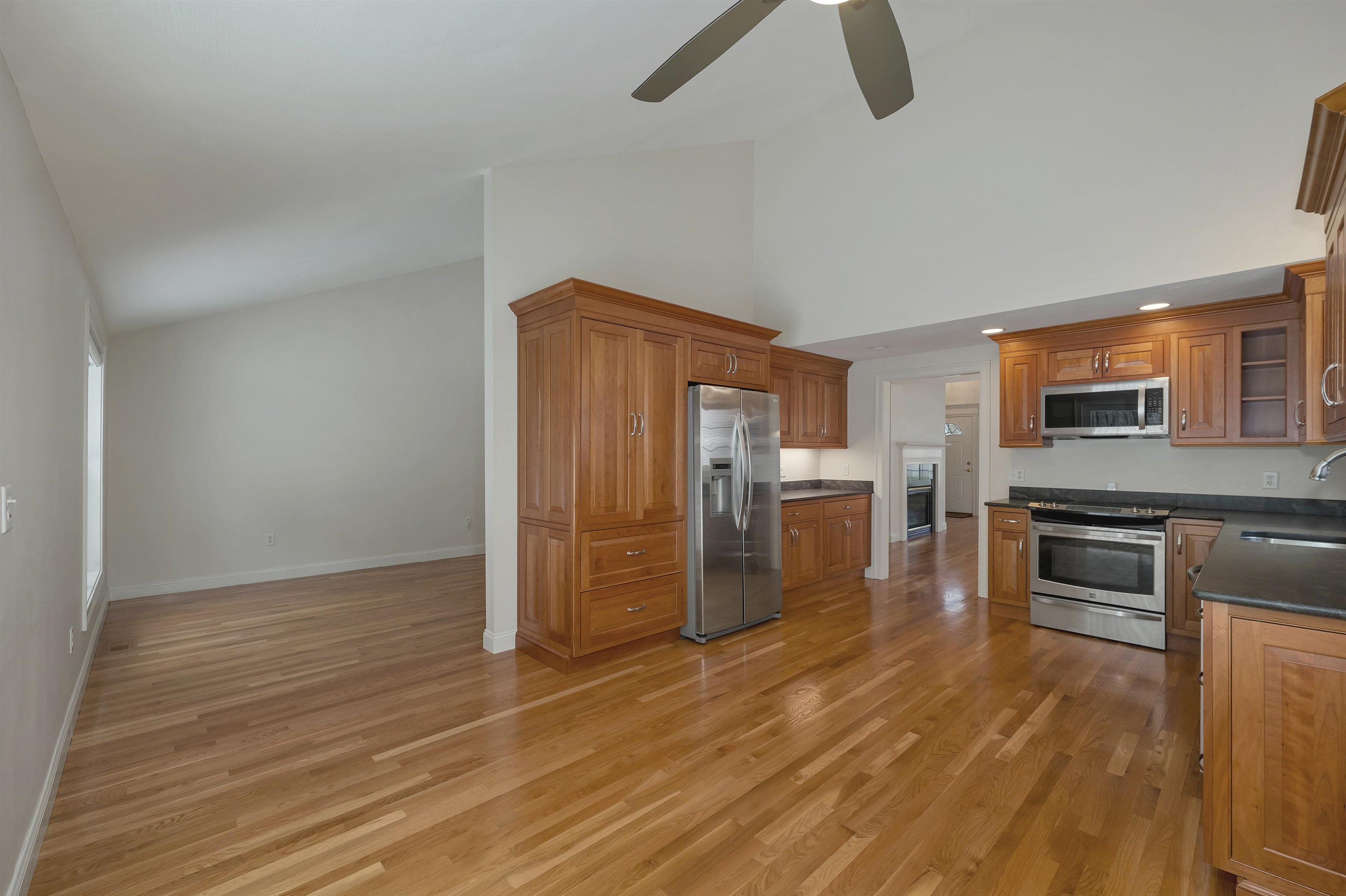 131 Hampton Meadows Hampton, NH 03842 - Photo 9 of 42