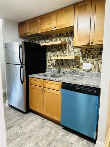 $2,600 | 267 Lake Street, Unit 3, Weymouth, MA 02189