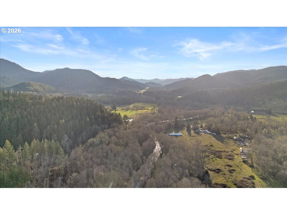 1860 Eakin Road Azalea, OR 97410 - Photo 7 of 12