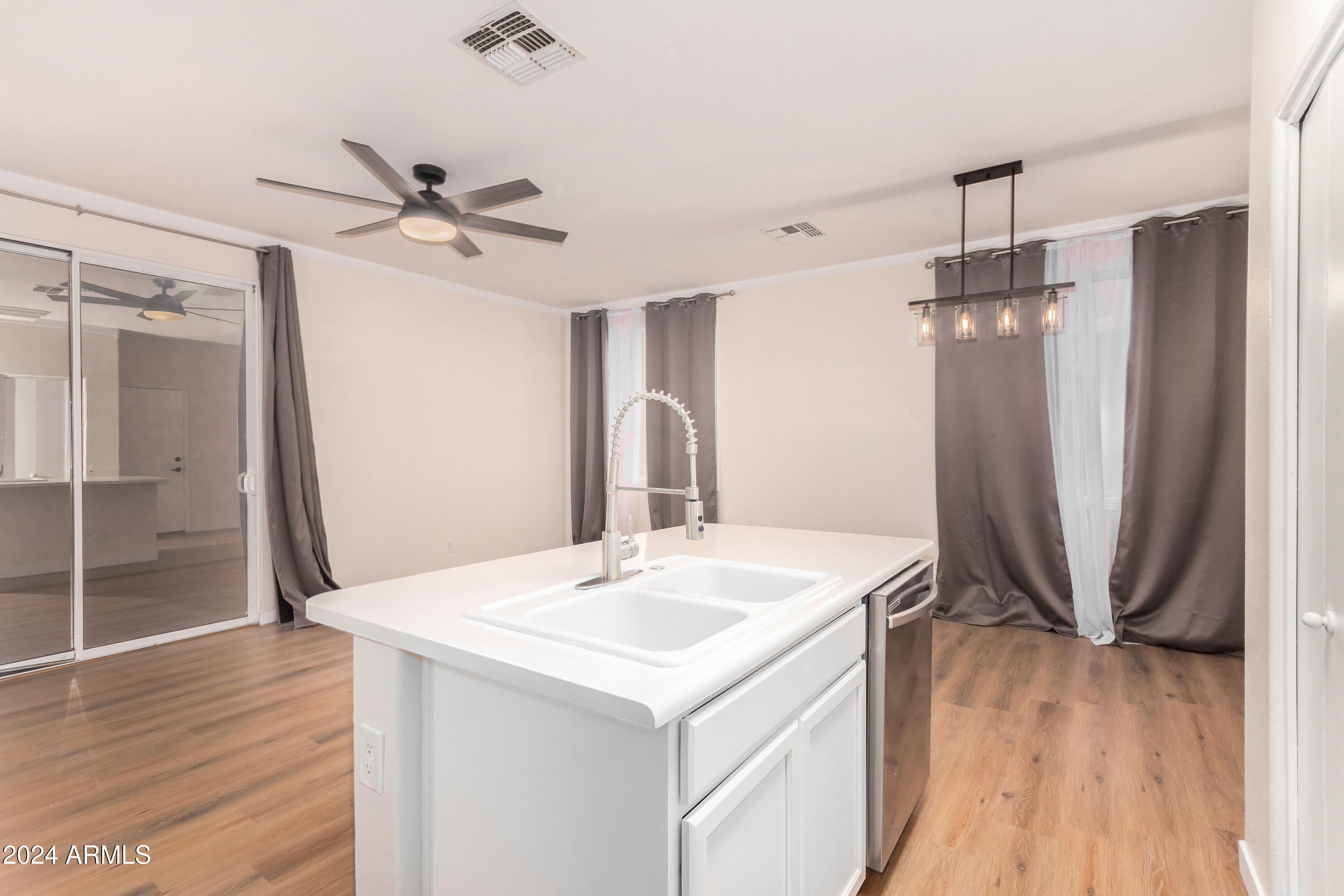 1423 East Romley Road Phoenix, AZ 85040 - Photo 18 of 38 0019-19 - Romley