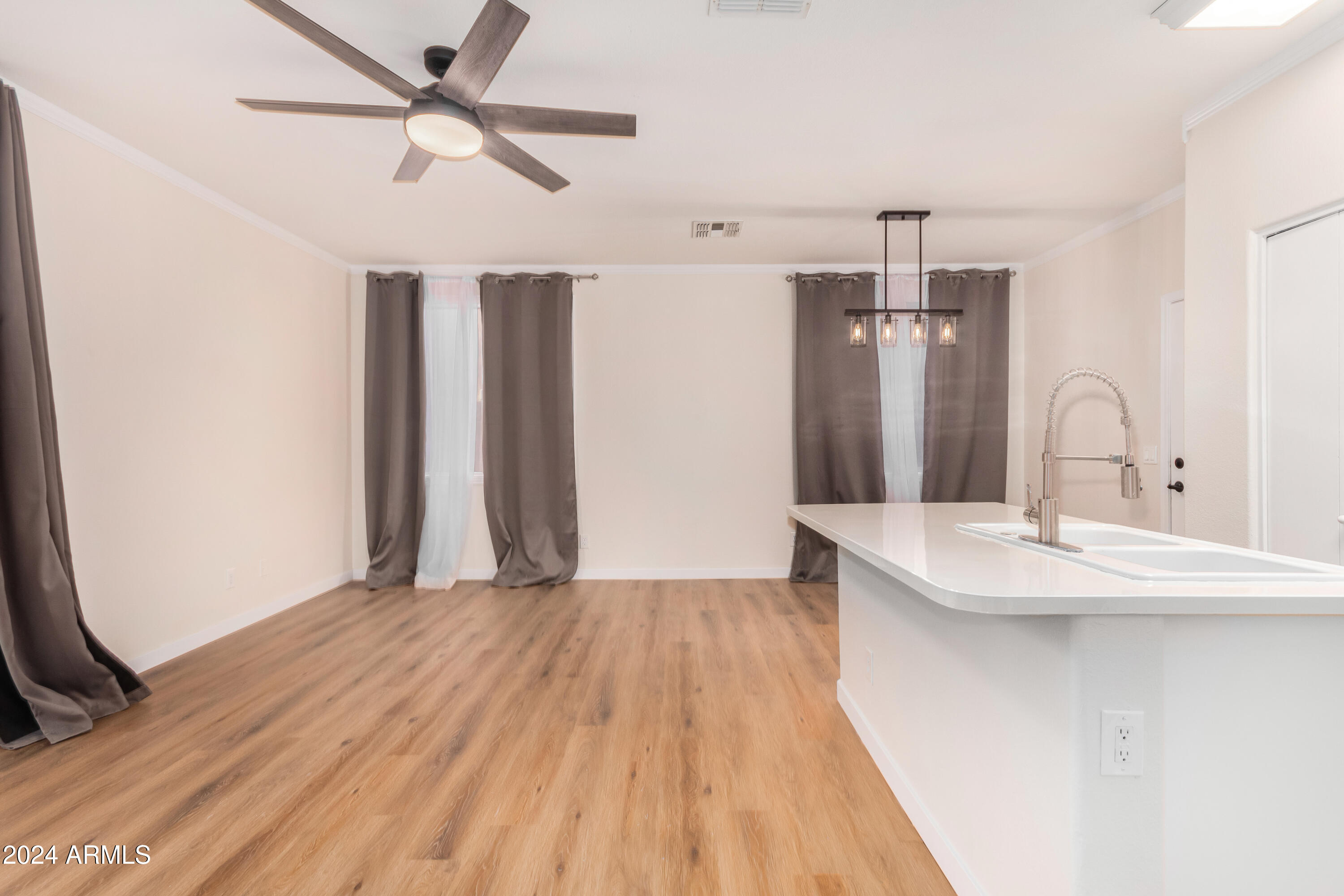 1423 East Romley Road Phoenix, AZ 85040 - Photo 9 of 38 0010-10 - Romley