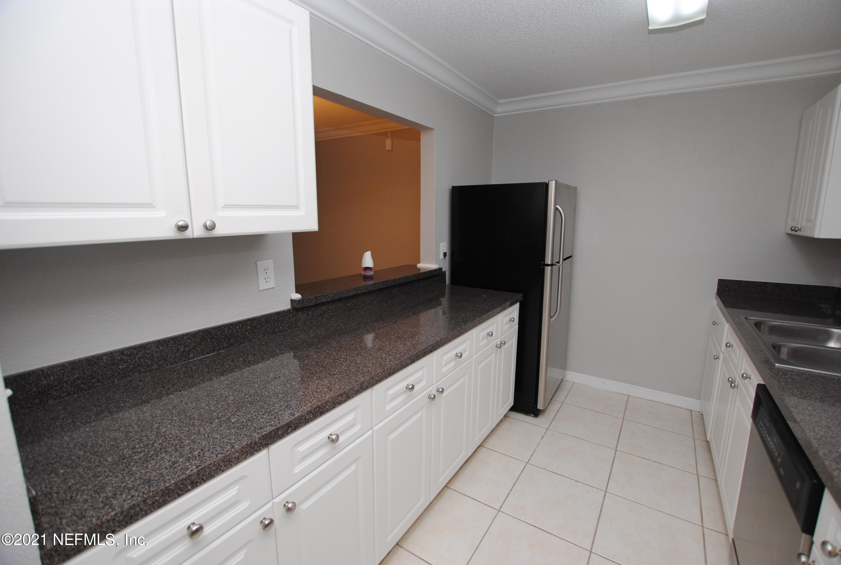 355 Monument Road, Unit 17 E1 Jacksonville, FL 32225 - Photo 4 of 19 DSC_0155