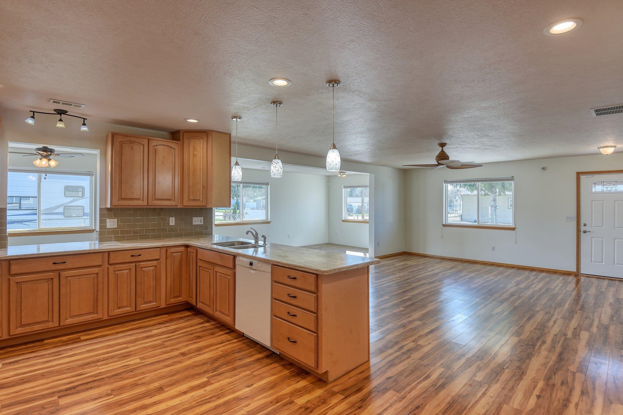 205 South Tschirley Road Greenacres, WA 99016 - Photo 11 of 48