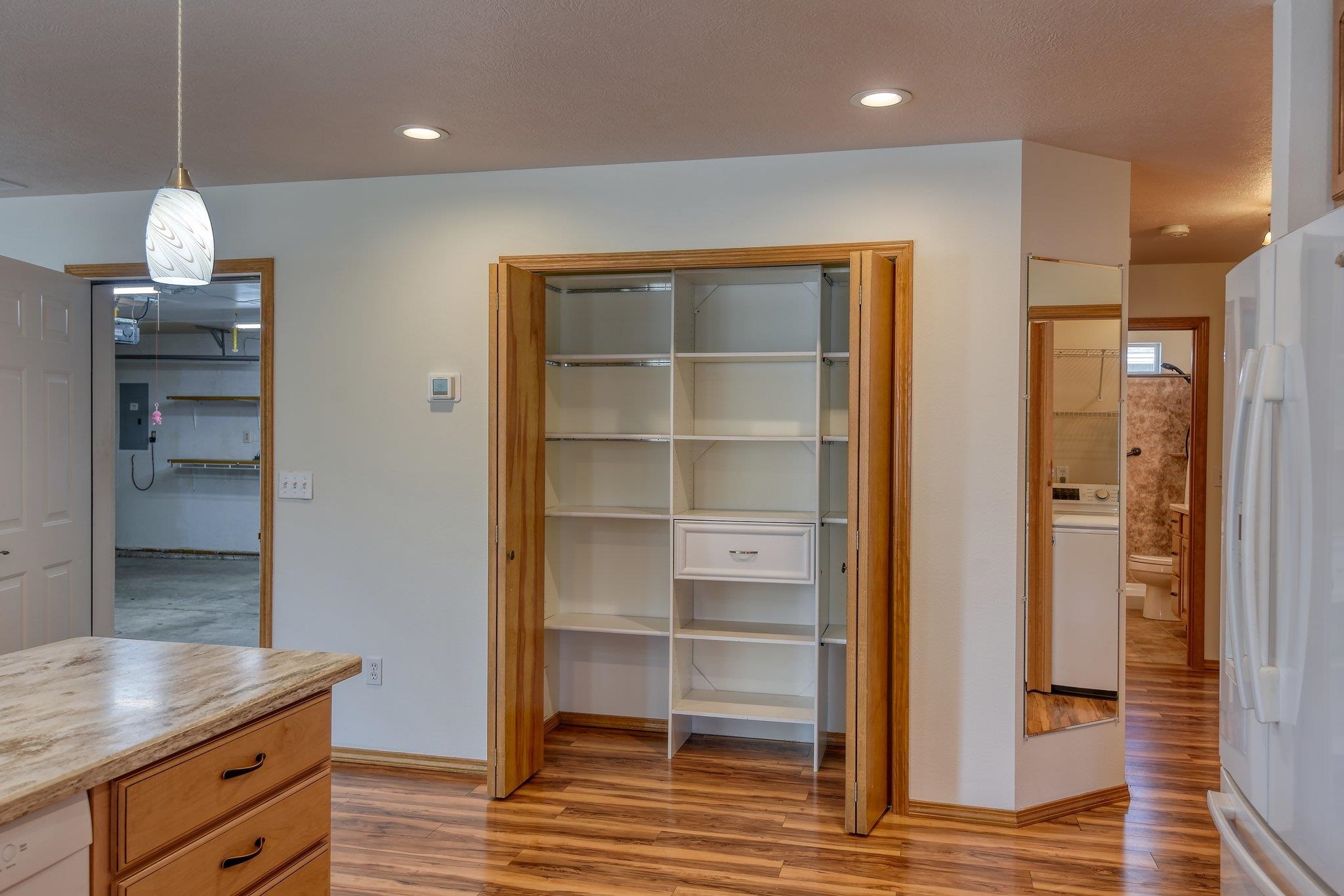 205 South Tschirley Road Greenacres, WA 99016 - Photo 12 of 48