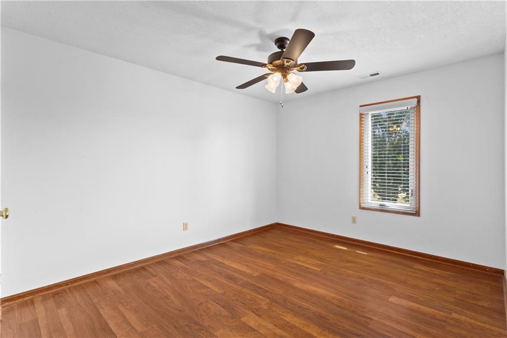 1090 Northeast Blackwell Road Lee's Summit, MO 64086 - Photo 25 of 35