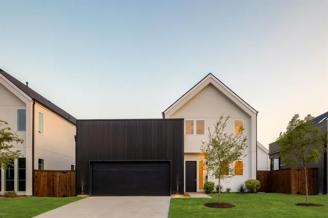 $749,000 | 825 Nomas Street, Dallas, TX 75212