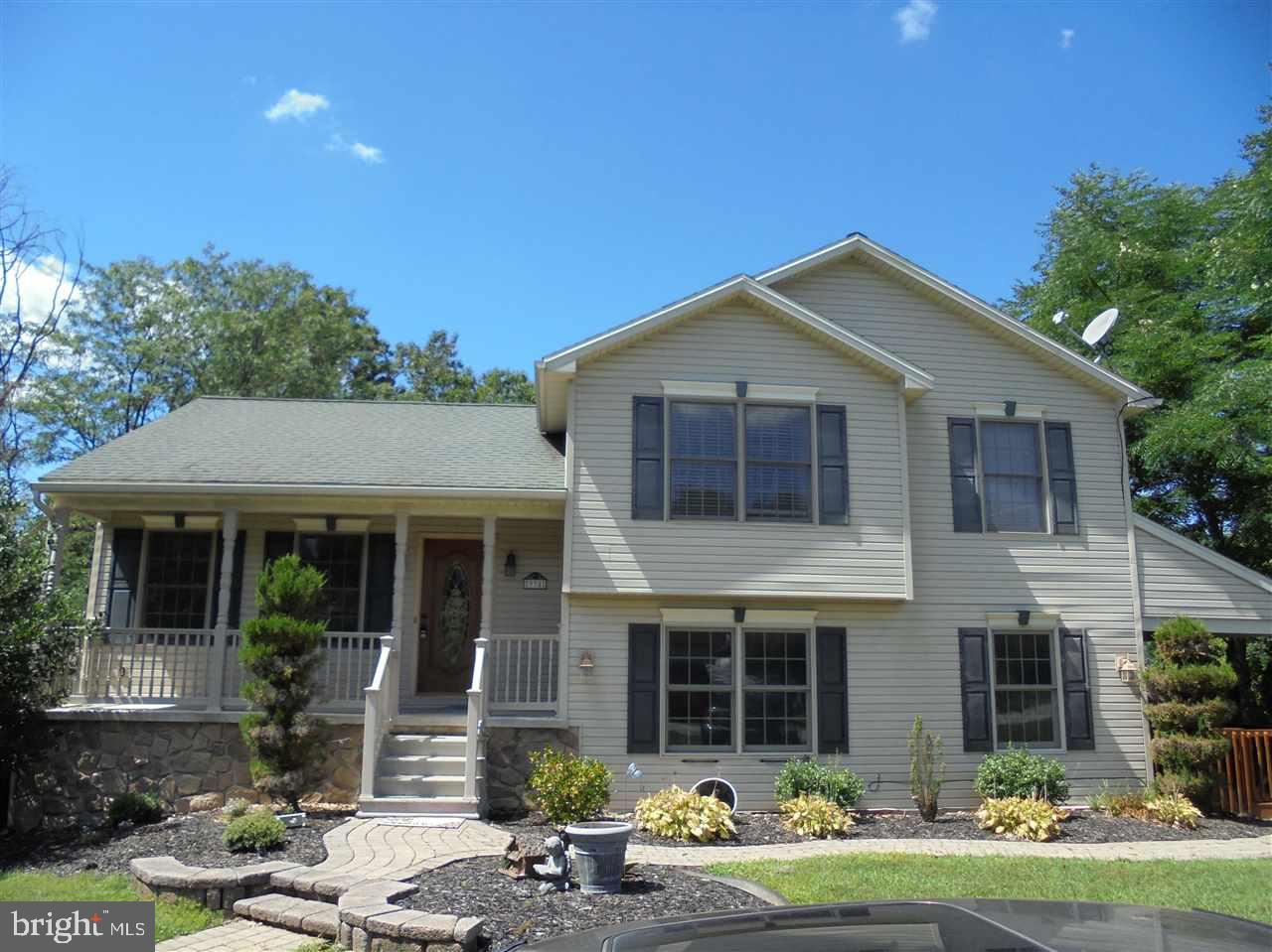 975 Maple Lane Hanover, PA 17331 - Photo 3 of 23 Gallery Image 3